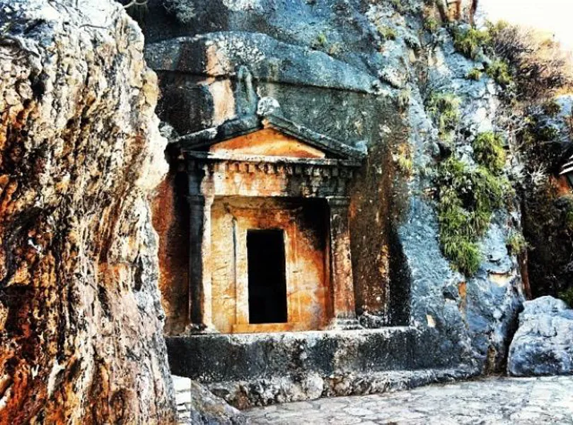 Likya Kaya Mezarı — fotoğraf 3